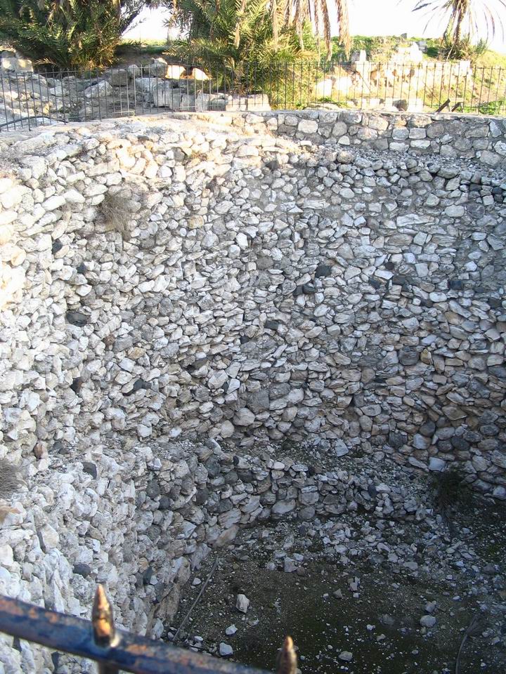 Silo in the south side, 8C BC.