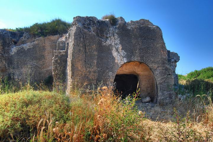 Burial cave - south-west cluster - Migdal Malcha
