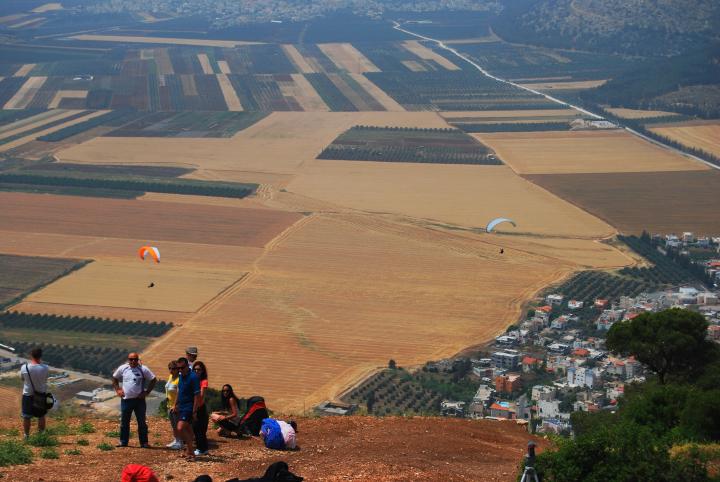 Hang Gliding on the west side of Mount Tabor