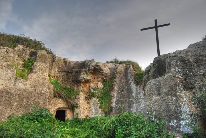 Cross and Tomb 4