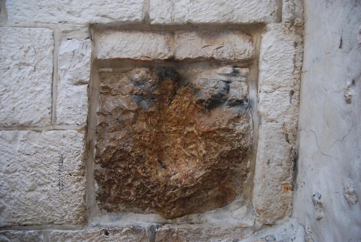 Via Dolorosa, 5th station - Jesus hand imprint