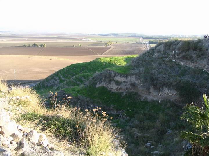 View towards the east. Notice the layers in the Tell.