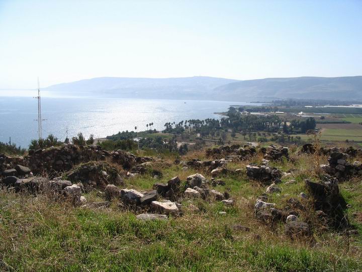 View from the top of Tell Kinnaroth: Horvat Minya, the plains of Ginossar, and the Arbel cliffs in the background.