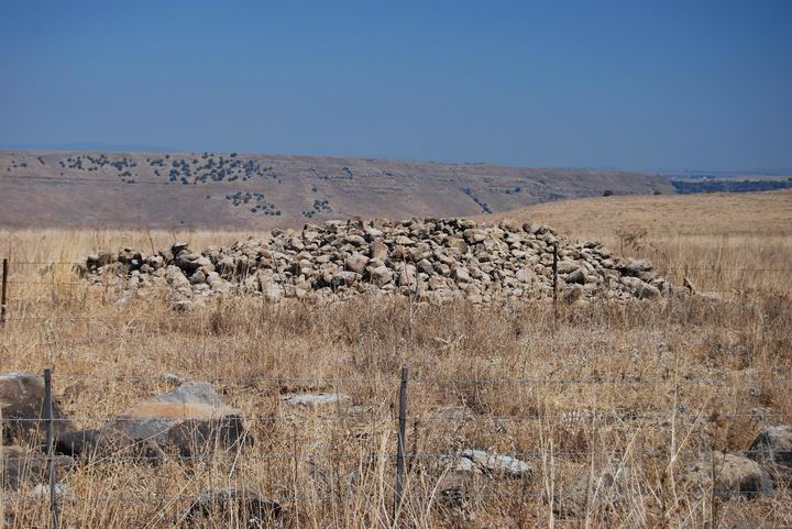 Tumuli (small mounds) - a different type of Dolmens