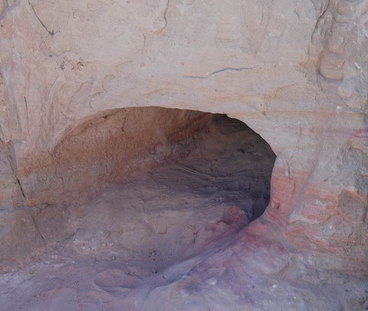 Timna: entrance to mining tunnel