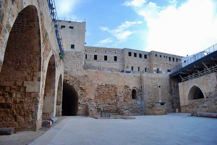 Acre Knights halls: the courtyard (view towards north)