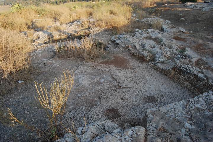 Tell Yizreel: eastern side, wine press