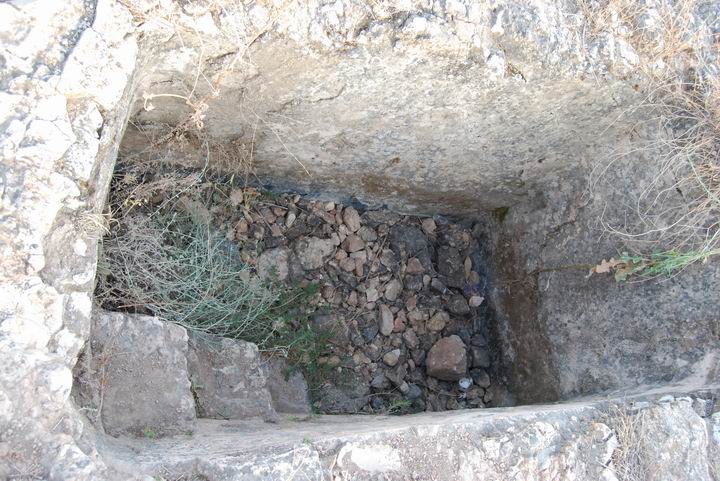 Tell Yizreel: eastern side, wine press