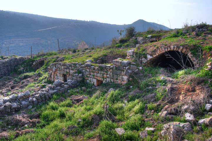 Hurvat (Khirbet) Mehoz - southern structure and pool