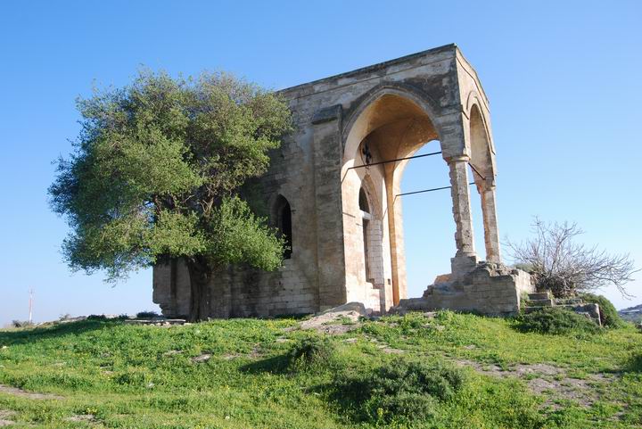 Ruins of the church of Our Lady of the Fright; South-west view