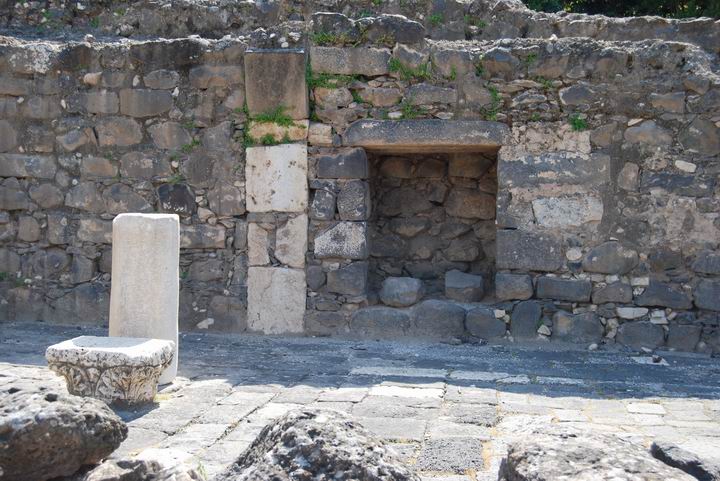 Hammat Tiberias: The court yard of the 6th C synagogue