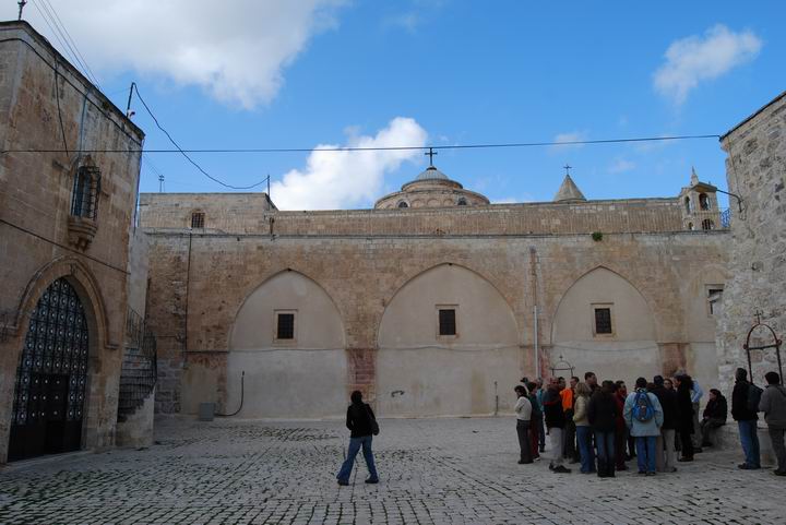 St James: central court yard