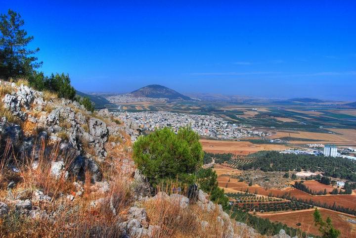 Mt Precipice - view of Mt Tabor