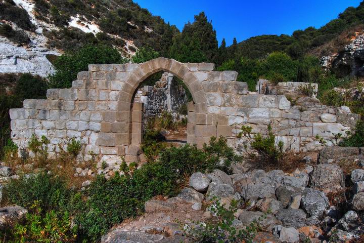 The ruins of the ruins in Siah Brook - view from the west