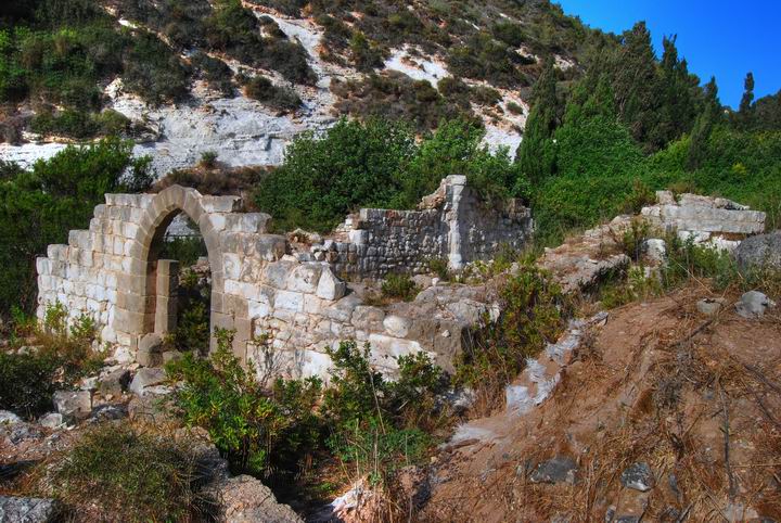 The ruins of the ruins in Siah Brook - view from the west