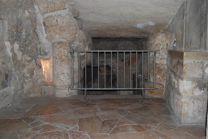 Pater Noster: the cave