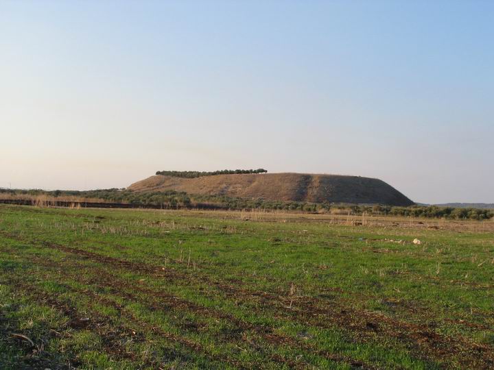 Overview of Tell Kisson - seen from the south side