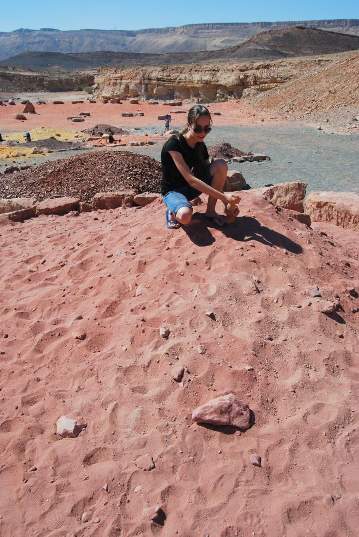 Ramon crater - Colored sand 