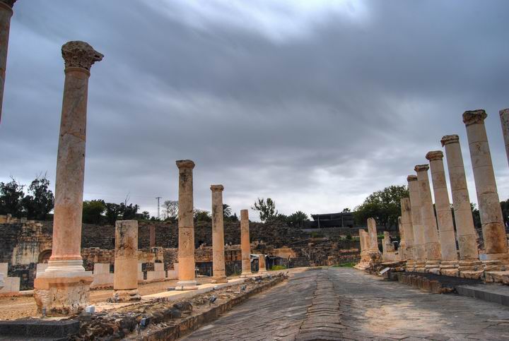 Beth She'an - Palladius street - view to the south