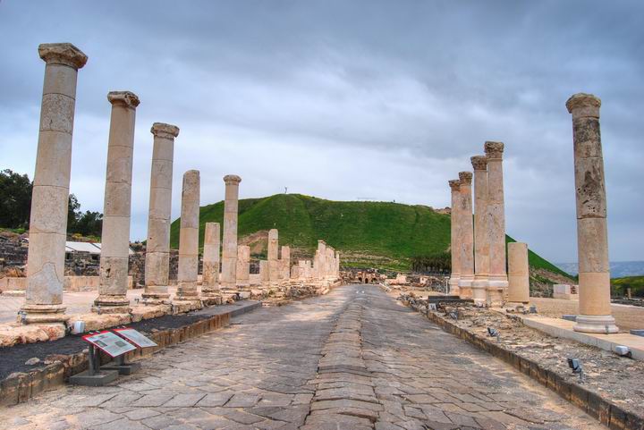 Beth She'an - Palladius street - view to the north