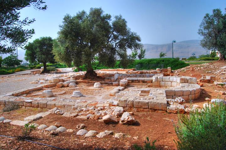 Hurvat Kav - view of the ruins from the south
