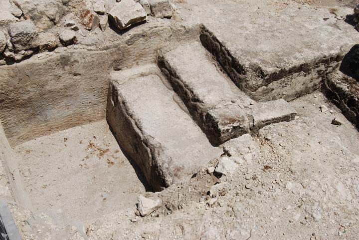 Ritual bath, south wall.