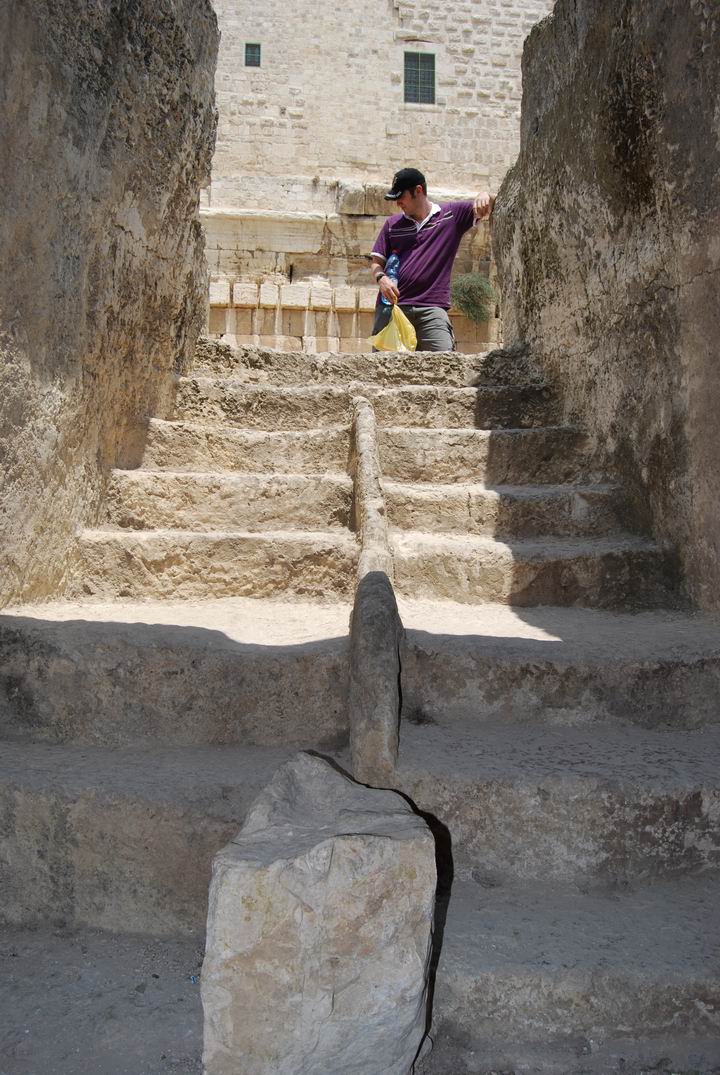 Ritual bath, south wall. Two sets of stairs for entering and exiting.