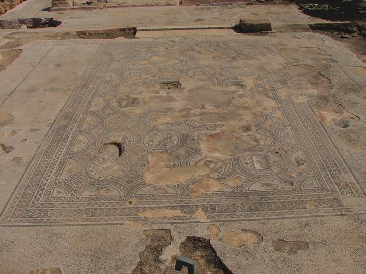 Sepphoris: large public building